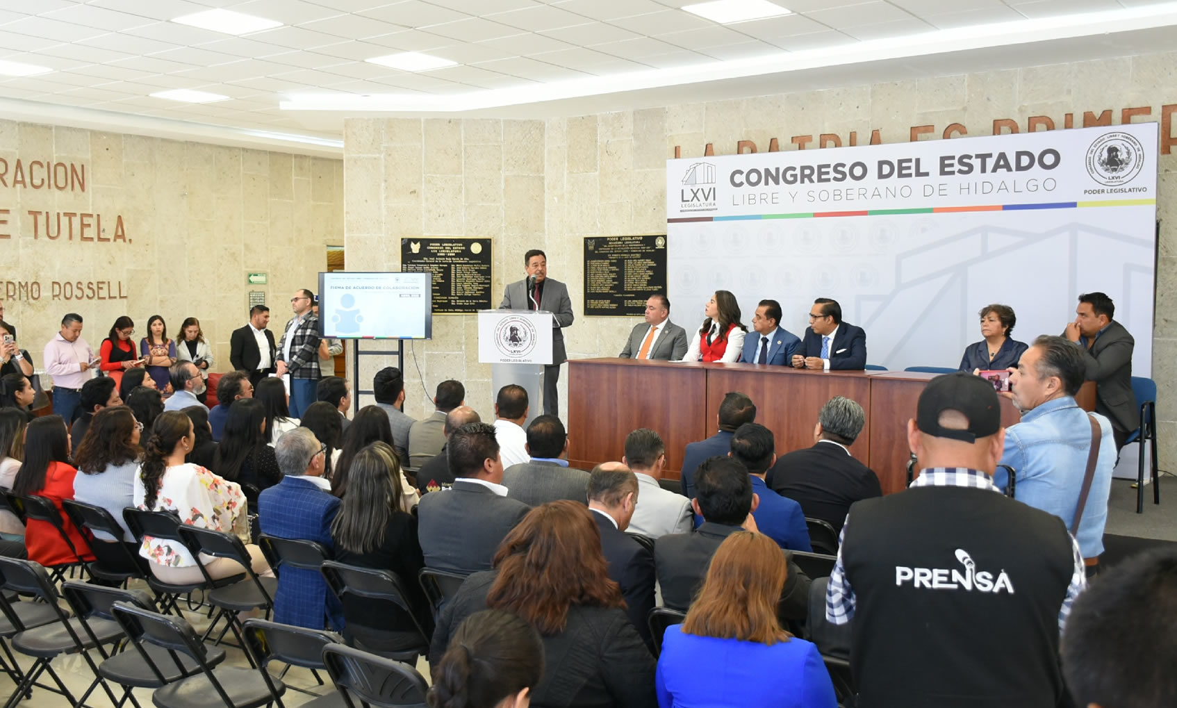 imagen que te permite ver a los Diputados en Sesión