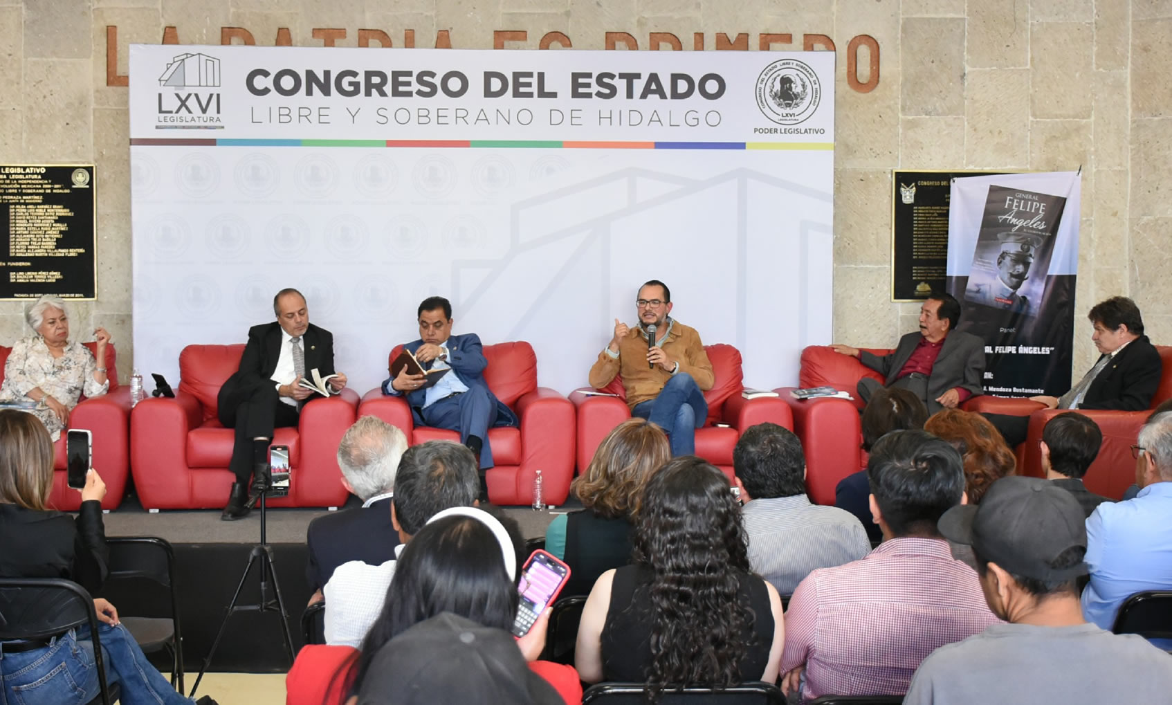 imagen que te permite ver a los Diputados en Sesión